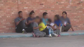 El Paso trying to keep up with new surge of migrants