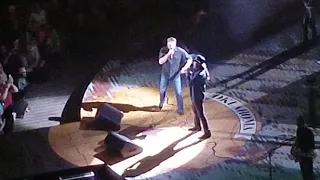 Blake Shelton & Trace Adkins performing Hillbilly Bone in Des Moines, IA on 03/14/2019