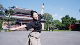 Tibetan girl Lili learned a new dance, "Brotherhood", beautiful!