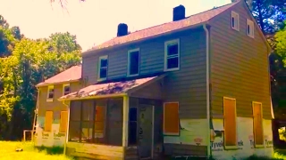 Abandoned Old House with Barns (filled with stuff)