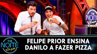 Felipe Prior ensina Danilo Gentili a fazer pizza | The Noite (27/04/21)