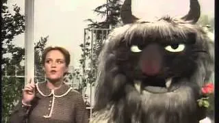 Muppet Show S2 E9 - Madeline Kahn's Monster Trouble