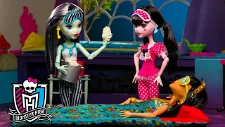 Slumber Party Fun Gets "Out of Hand" | Spring Into Action | Monster High