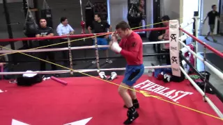 canelo beast mode working on head movement and footwork - EsNews Boxing