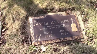 Willie Dixon Grave - Burr Oaks Cemetery - Alsip, Illinois