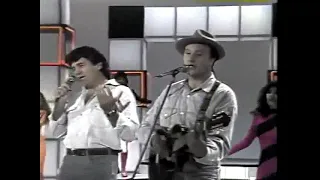 Clube do Bolinha | Chico Rey & Paraná cantam "Encanto e Magia" na BAND em 1990