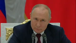 Владимир Путин: Россия — лидер по темпам роста оказания электронных услуг