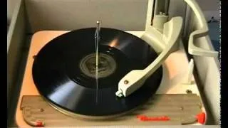 YouTube        - BING CROSBY & LOUIS ARMSTRONG - 'Gone Fishin' - 1951 78rpm.mp4