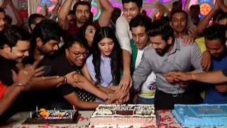 JIJI MAA: Cast Enjoying By Cake Cutting For Completed 200 Episode