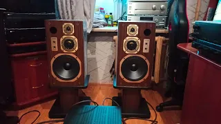 Kenwood KA-7050R and Coral DX-5.