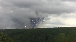 В воинской части Красноярского края взорвались боеприпасы и начался пожар 1