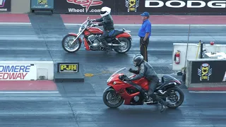 Hayabusa vs Harley Davidson V-Rod - motorcycles drag racing