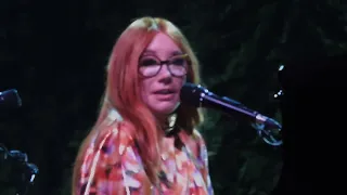 Tori Amos - Caught a Lite Sneeze w/ band - live (London 2022 - 2nd show)