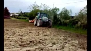 Valtra T190 e erpice rotante Maschio Aquila