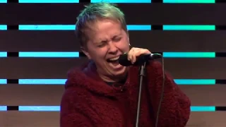 Nothing But Thieves - Sorry [Live In The Lounge]