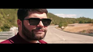 Taxi 5 - Salvatore Esposito - Il taxi contro le Ferrari SUB ITA (Clip 2)