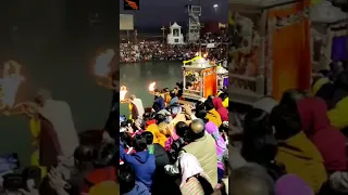 Ganga Aarti Haridwar/Haridwar Ganga Aarti live/हरिद्वार गंगा आरती  #shorts#youtubeshorts#gangaaarti