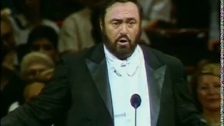 Luciano Pavarotti - Donizetti. L'Elisir D'amore. Una furtiva lagrima.