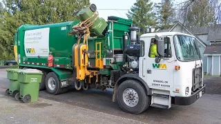 Autocar ACX - Labrie Automizer Garbage Truck