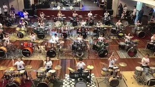 Maior Orquestra de Baterias kids do Brasil tocando Bon Jovi - it's my life