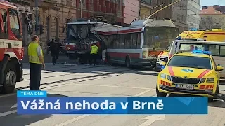 Vážná nehoda: srážka trolejbusu a tramvaje v Brně - 40 lidí zraněno - ČT Události v regionech