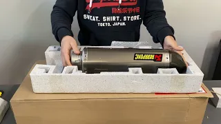 Unboxing Akrapovic x Yamaha X-Max300 2021