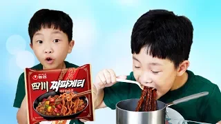 Yejun Wants Play Black Noodle Cooking Story for Kids