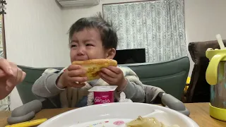 Big crying 👶💦 I can eat bread alone! 👶💢【大号泣👶💦パンも1人で食べれるよ！👶💢】