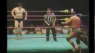 Leo Burke vs. Dino Bravo