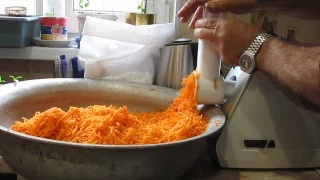 Переработка моркови  прошлогоднего урожая