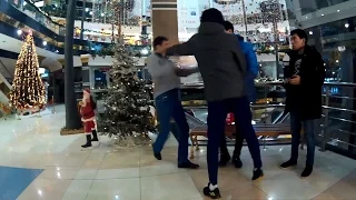 Пранк Присесть На Коленки / Sitting On People Prank