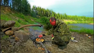 Уехали в тайгу к таёжной речке. Обед из свежепойманной рыбы! Рыбалка на этой реке всегда радует!