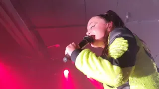 Abreu: Levoton tyttö, live Apollo-yökerho 29.10.22 Turku