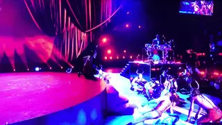 Madonna falls and stacks it at The Brit Awards 2015 HD