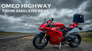 Omeo Highway | Ducati Panigale V4S & Aprilia RSV4 Factory | Never ending corners