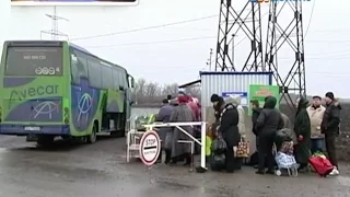 Из-за закрытия КПВВ "Зайцево" образовалась километровая очередь на КПВВ "Марьинка"