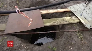 На приватному городі на Львівщині виявили 17-метрову яму з нафтою