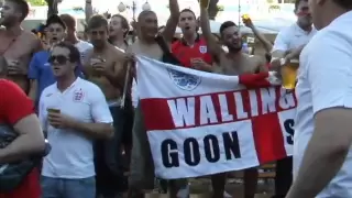 English fans are singing Wonderwall