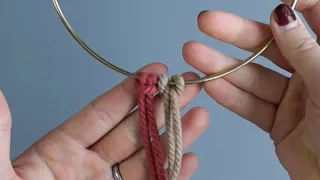 DIY Macrame Tutorial: How To Tie Lark's Head/Cow Hitch Knots with One End of Your Rope! Part 1