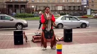 The song is fire! An Indian from Ecuador lights up a tea and coffee festival!