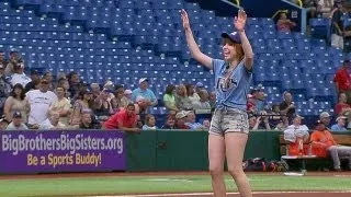 Carly Rae Jepsen's first pitch goes horribly wrong