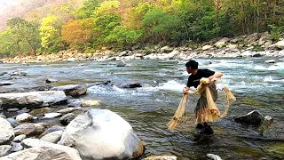 First time fishing with cast net|| Cast net fishing at Tizu river||Jungle Infinity with Chimong