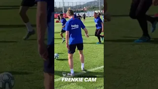 Frenkie de jong in training with Fc Barcelona