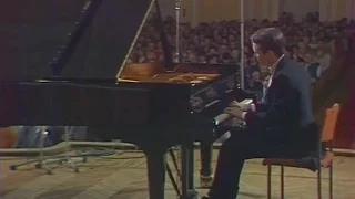 Mikhail Pletnev plays Beethoven Piano Sonata no. 21, Waldstein - video 1987
