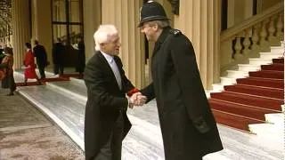 Jimmy Savile | Buckingham Palace | Thames news | TN-90-155-010