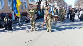 Украина хоронит своих героев