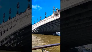 Sabías que el Puente Alejandro III sobre el Río Sena en Paris se hizo en honor a un Zar de Rusia?🧐😍🧐