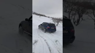 snow off road bmw x3 e83_vs_X6_5.0_vs_Toyota200_vs_Toyota Prado_vs_mazda626