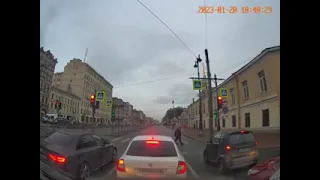 Авария с велосипедистом на Лиговском проспекте Петербурга