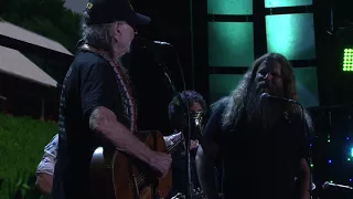 Willie Nelson & Family - It's All Going to Pot (Live at Farm Aid 2017)